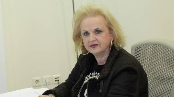 Παγώνη: Ανάσταση στα προαύλια των εκκλησιών
