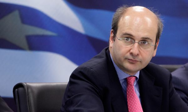 Χατζηδάκης: Η κυβέρνηση πανηγυρίζει ενώ κρύβει τον ελέφαντα στη ντουλάπα