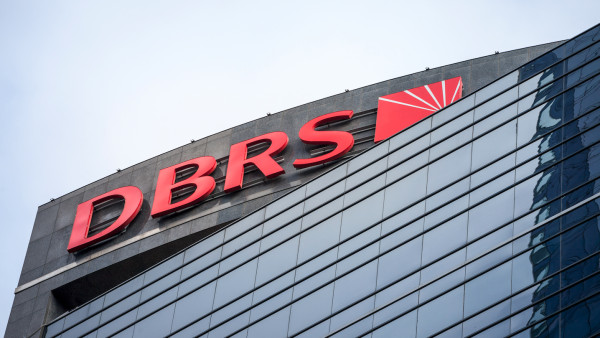 DBRS: Πρόσκαιρα κερδισμένες οι ευρωπαϊκές τράπεζες από εμπορικό πόλεμο ΕΕ-ΗΠΑ