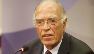 Απεβίωσε ο Βασίλης Λεβέντης: Το συγκινητικό «αντίο» του γιου του και η πολιτική του διαδρομή