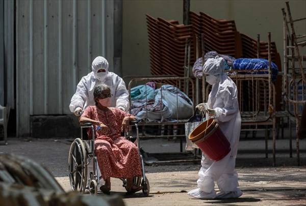 Η Ελλάδα στέλνει φιάλες οξυγόνου και υγειονομικό υλικό στην Ινδία