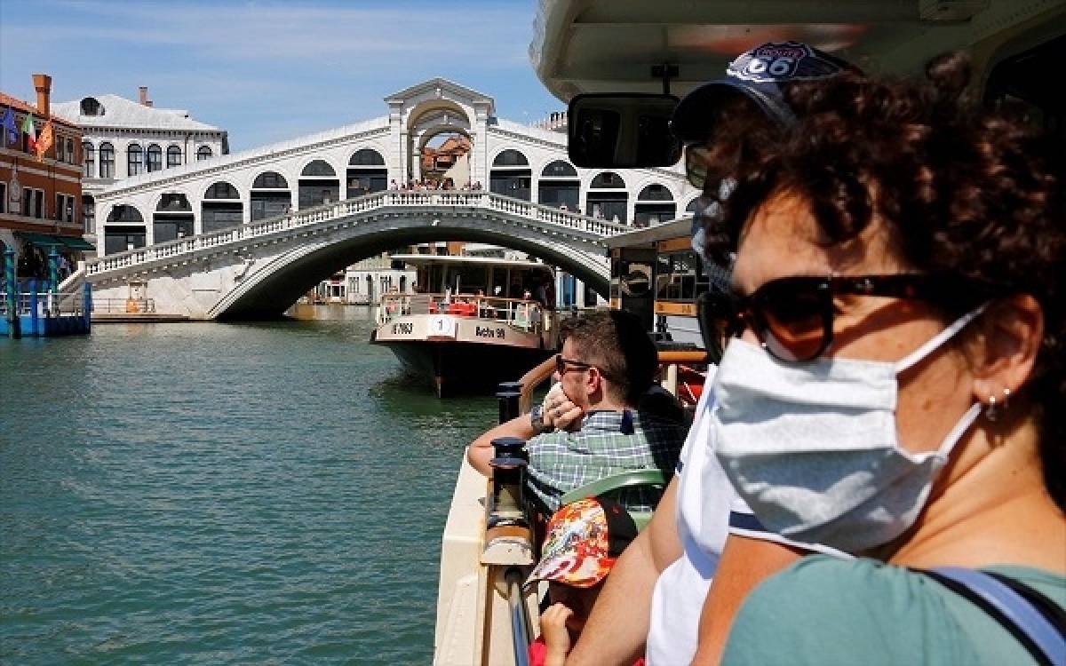 Ιταλία: 1.411 νέα κρούσματα, 65 διασωληνωμένοι και 20.000 σε περιορισμό