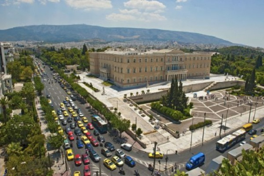 Η αντιβασιλική υστερία και η «βασιλική» πρωτεύουσά μας