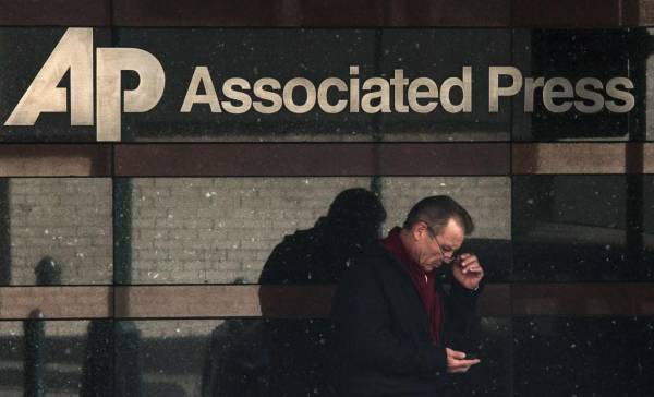 Αναστολή λειτουργίας του Associated Press- Συντάκτης εμφάνισε συμπτώματα