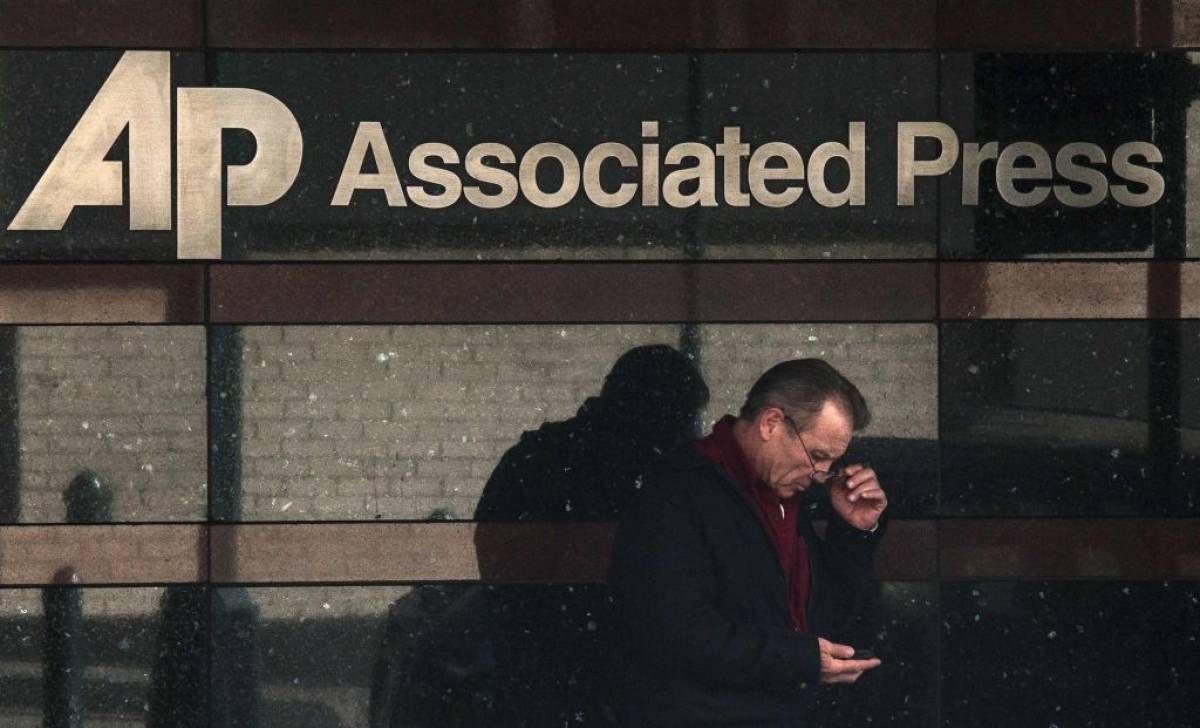 Αναστολή λειτουργίας του Associated Press- Συντάκτης εμφάνισε συμπτώματα