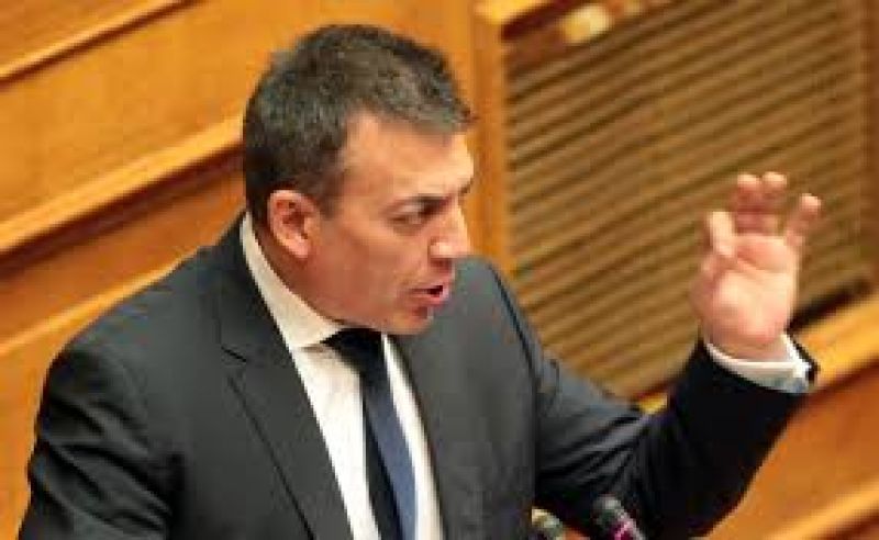 Δεν θα υπάρξει η παραμικρή μείωση στις συντάξεις, διαβεβαιώνει ο Βρούτσης