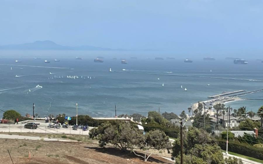 Καλιφόρνια: Τα πλοία εν αναμονή έξω από λιμάνια χάνονται…στον ορίζοντα