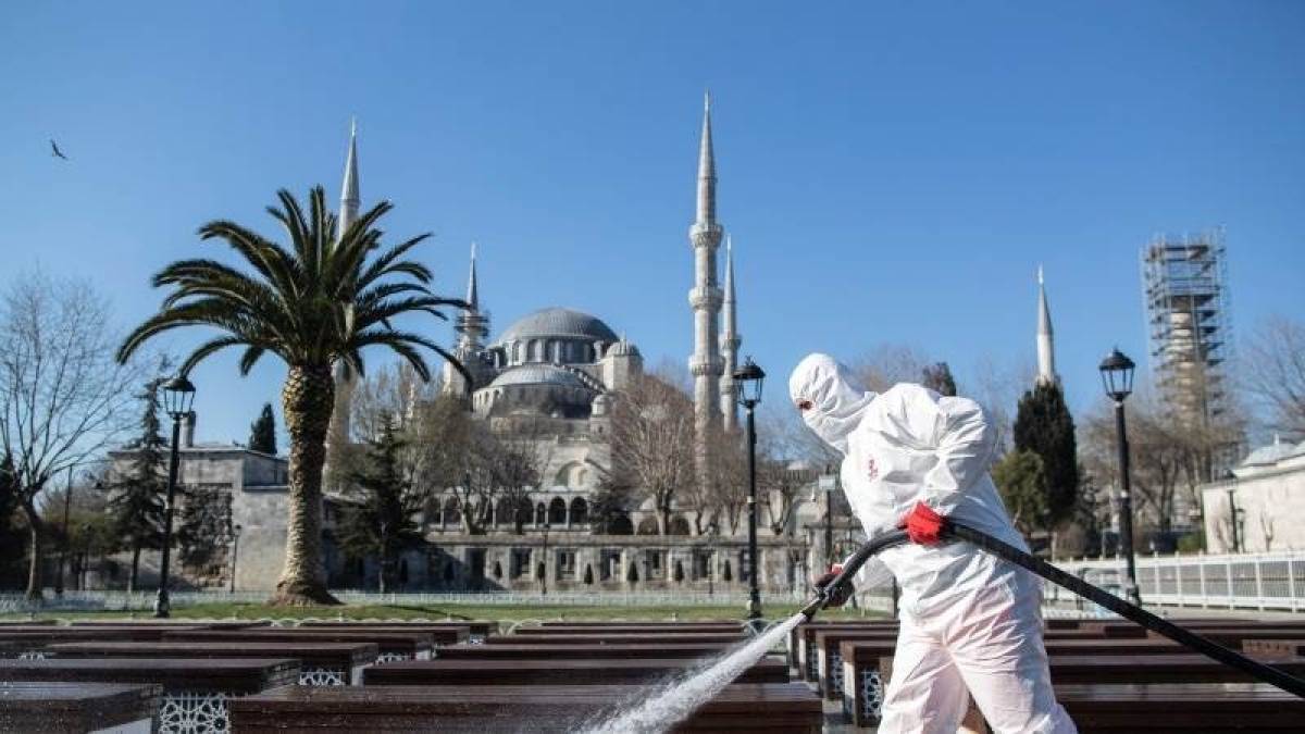 Τουρκία: 5.000 νέα κρούσματα και 141 νεκροί το τελευταίο 24ωρο