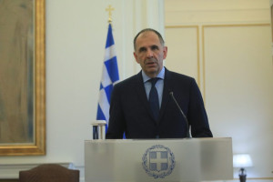 Γεραπετρίτης-Παράδοση ΥΠΕΞ: Η ελληνική εξωτερική πολιτική στηρίζεται στο Διεθνές Δίκαιο