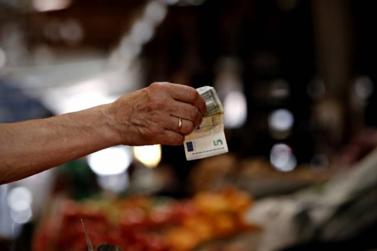 ΕΛΣΤΑΤ: Στις συντάξεις κατευθύνονται οι μισές δαπάνες κοινωνικής προστασίας