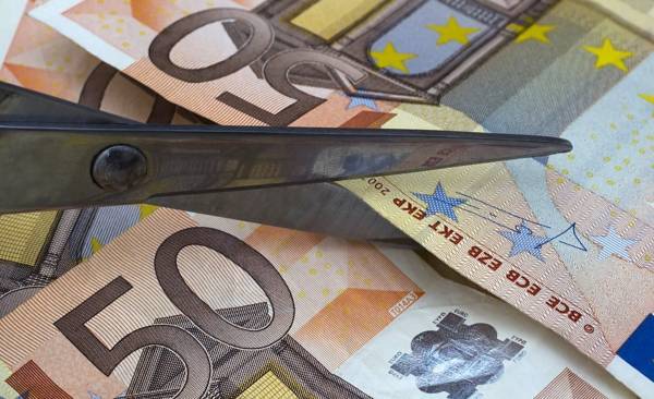 Ποιοι γλιτώνουν το «ψαλίδι» μετά την απόσυρση της περικοπής συντάξεων