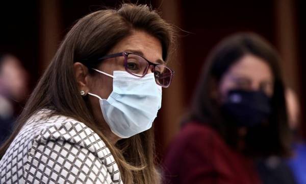 Η Παπαευαγγέλου εξήγησε γιατί έκλεισαν και τα δημοτικά σχολεία