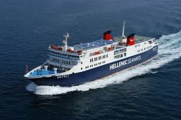 Τέσσερις μη δεσμευτικές προσφορές για τη Hellenic Seaways