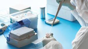 Κύπρος: Στα 10 ευρώ το πλαφόν για τα rapid test