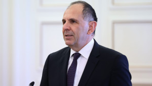Στην Αθήνα ο γιος του Χαφτάρ – Συνάντηση με Γεραπετρίτη