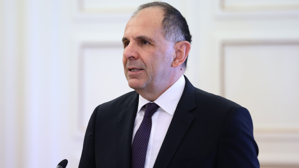 Στην Αθήνα ο γιος του Χαφτάρ – Συνάντηση με Γεραπετρίτη