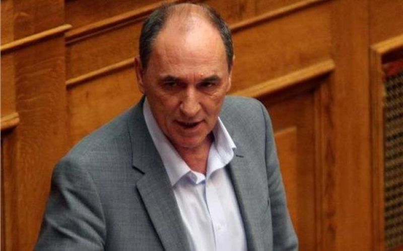 Σταθάκης: Μειώνονται προοδευτικά οι χρεώσεις για χρήση πλαστικού χρήματος