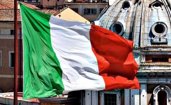 Ιταλία: 94% των Πέντε Αστέρων λέει «si» στη Λέγκα