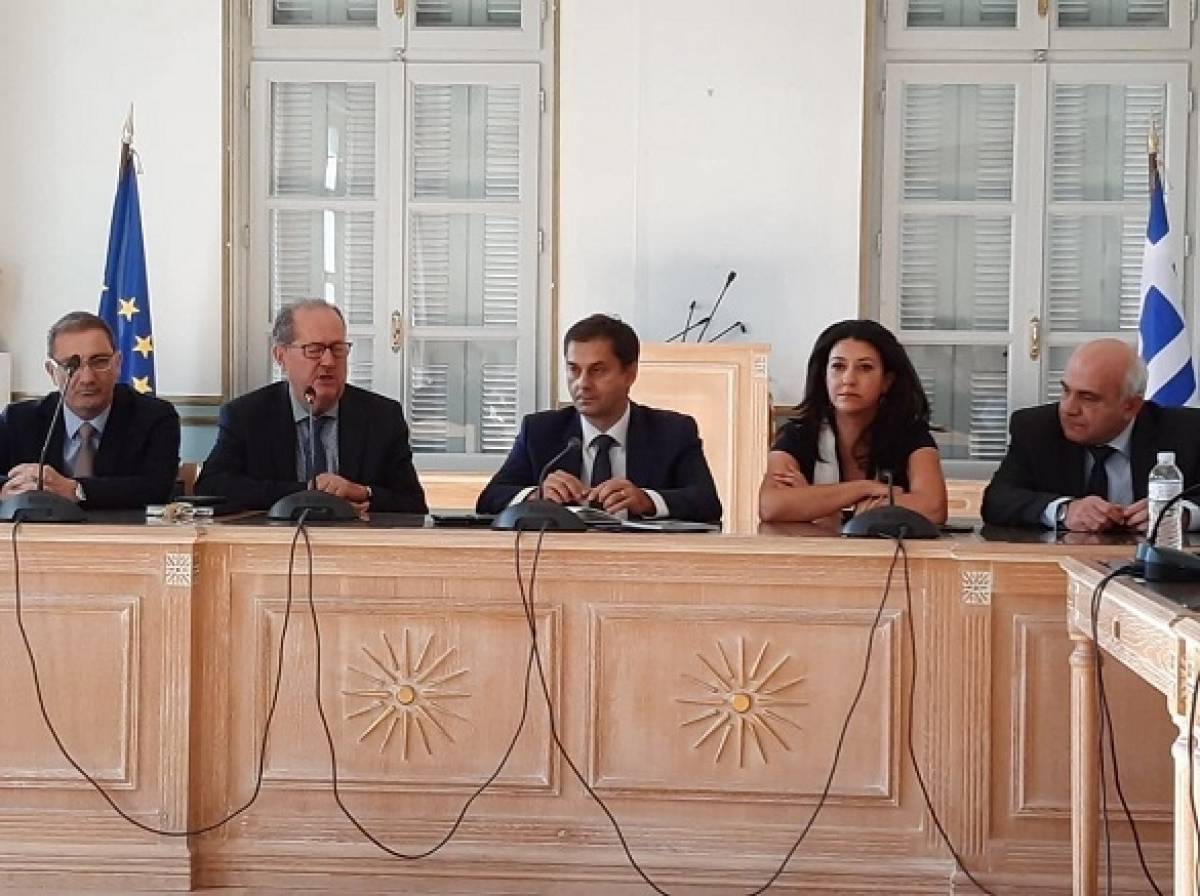 Στην Τρίπολη ο Θεοχάρης - Η ατζέντα και οι επαφές