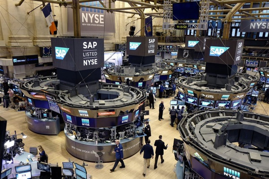 Επεκτάθηκε το σερί των ρεκόρ για τους S&P 500 και Nasdaq