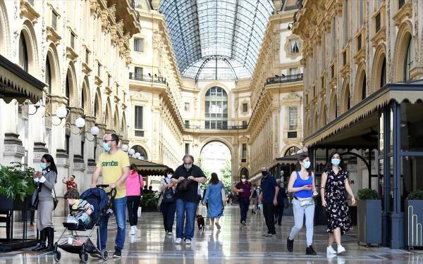 Ιταλία: Ένα ακόμη 24ωρο με περισσότερα από 10.000 νέα κρούσματα