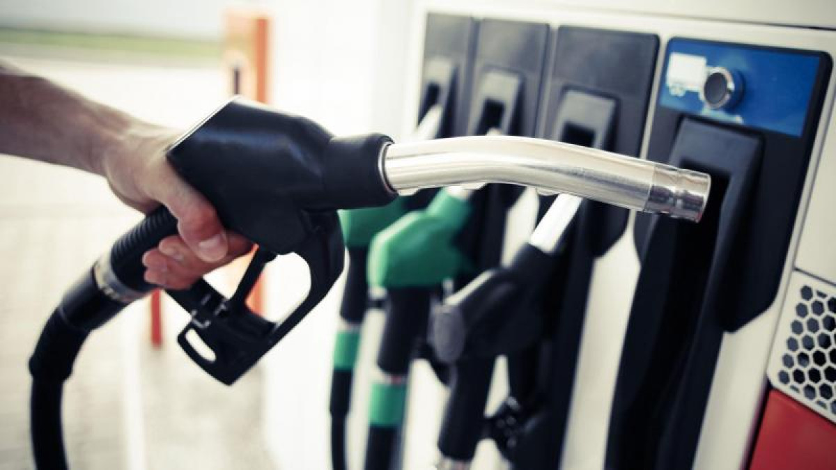 Μειώσεις τιμών σε diesel-βενζίνη ενόψει Πάσχα λόγω δασμών Τραμπ