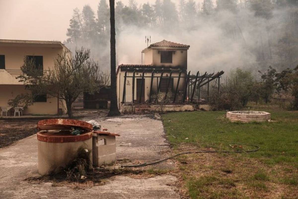 Συνεχίζονται οι έλεγχοι κτιρίων στις πυρόπληκτες περιοχές-2.107 αυτοψίες