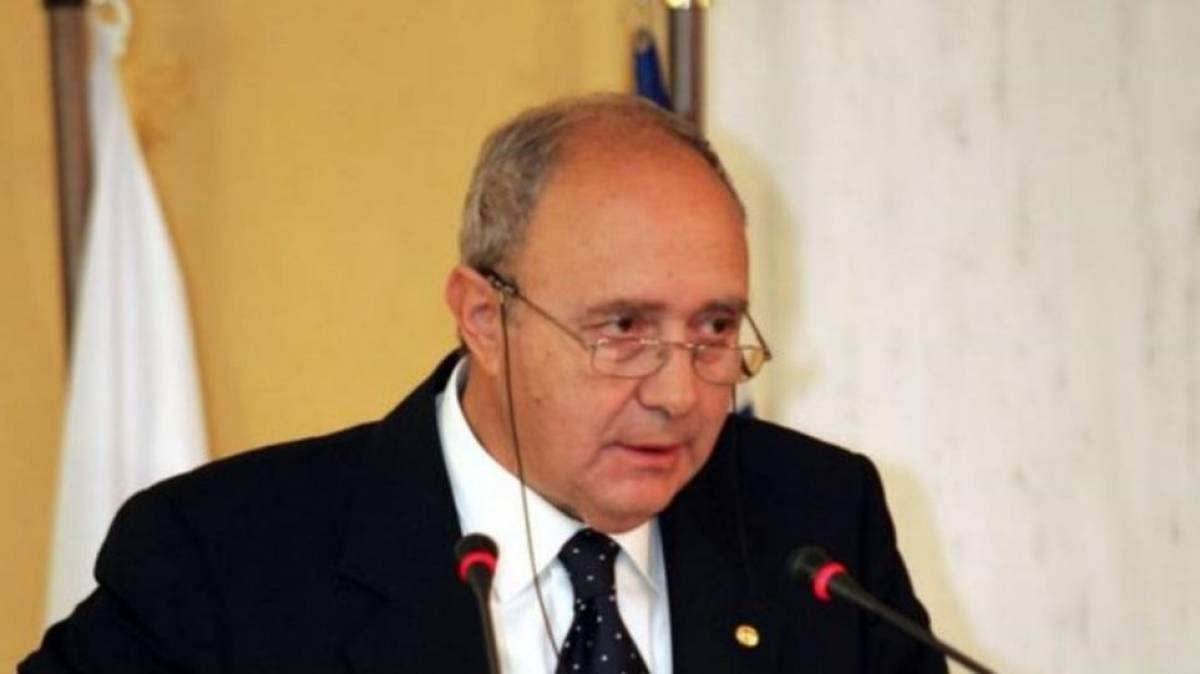 Απεβίωσε ο ιστορικός και πρώην πρόεδρος Ακαδημίας Αθηνών Κωνσταντίνος Σβολόπουλος