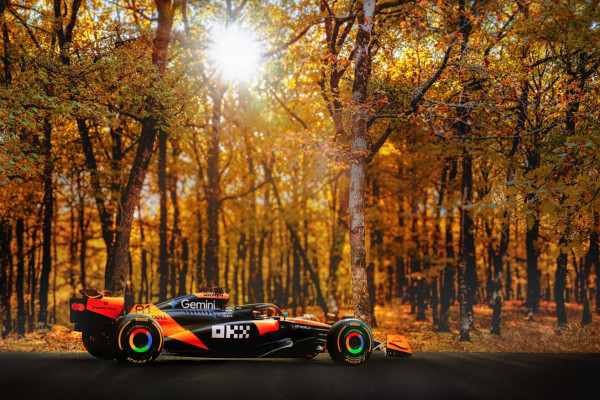 Στο μαγικό δάσος της Φολόης: Το showcar της McLaren Mastercard Formula 1 Team όπως δεν το έχετε ξαναδεί