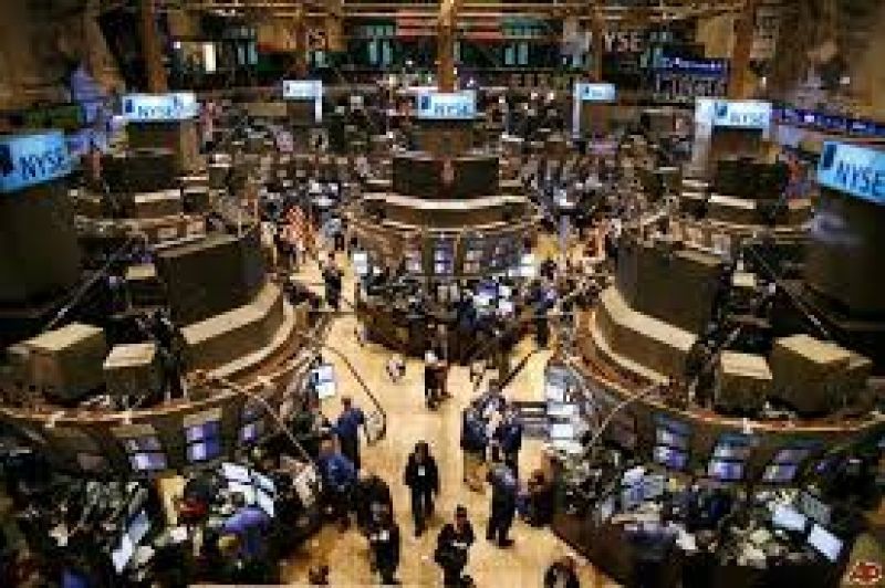 Τα μάκρο δίνουν "ώθηση" στη Wall Street