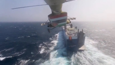 Ξανά ένταση στην Ερυθρά Θάλασσα: Μικρό σκάφος παρενόχλησε εμπορικό πλοίο