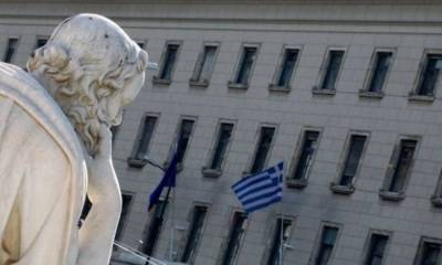 Ο επτάλογος του Bloomberg για τις ελληνικές τράπεζες