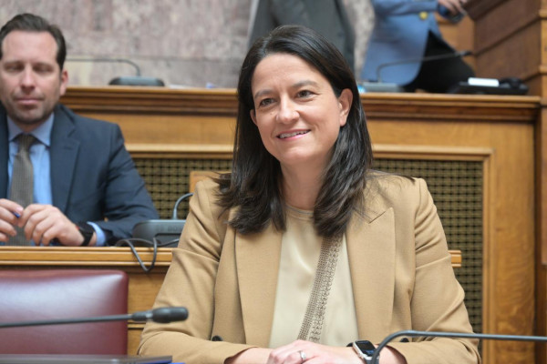 Κεραμέως στη Βουλή: Η Εθνική Κοινωνική Συμφωνία ανοίγει τον δρόμο για αυξήσεις μισθών και παροχών
