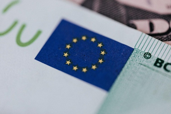 Η Κομισιόν θα εκδώσει ομόλογα €65 δισ. το β' εξάμηνο