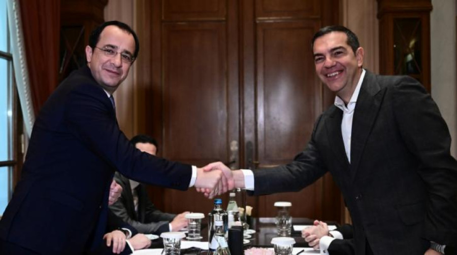 Συνάντηση Τσίπρα-Χριστοδουλίδη: Υποχρέωση να βγει η αλήθεια για τα Τέμπη