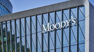 Moody’s: Σε εκκρεμότητα η επενδυτική βαθμίδα-Οι πιθανότητες για μελλοντική αναβάθμιση