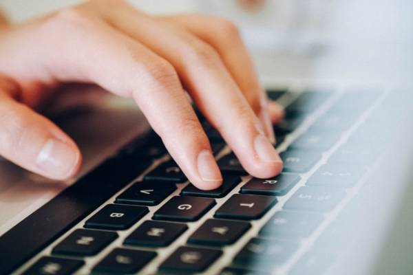 myBusinessSupport: Μέχρι σήμερα οι ηλεκτρονικές αιτήσεις για τα 800 ευρώ