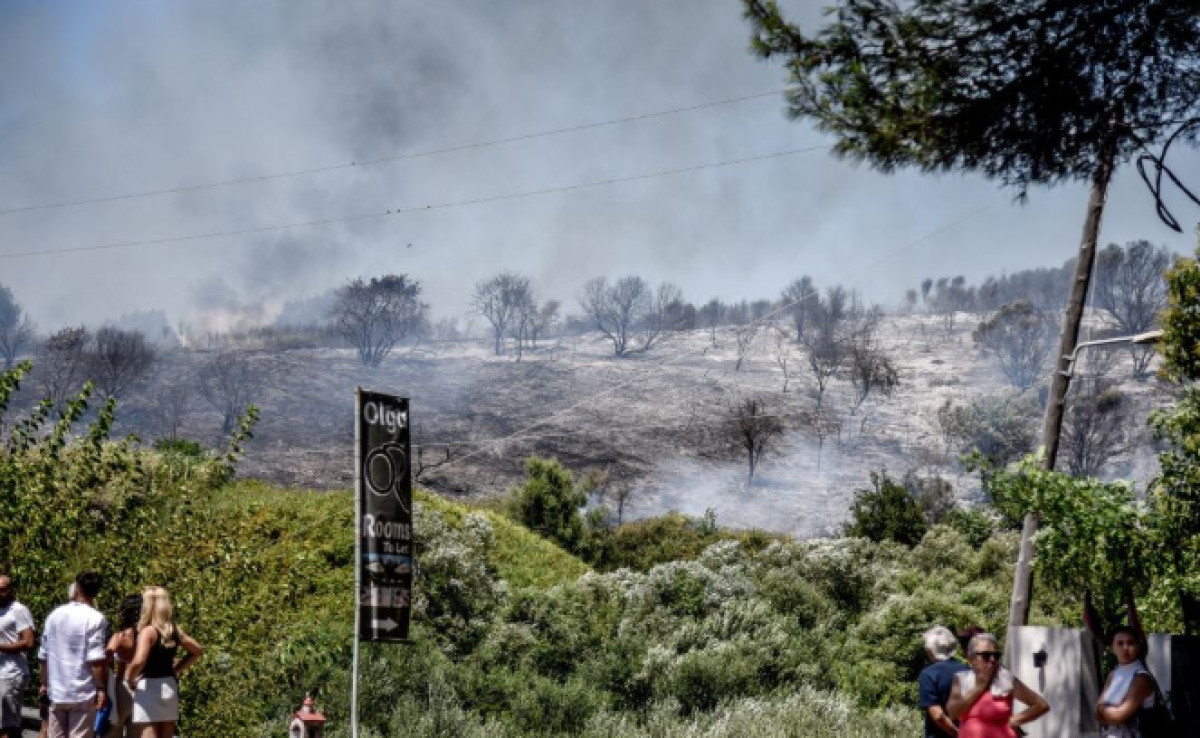 Σε ύφεση η φωτιά στη Βρυσούλα Πρέβεζας