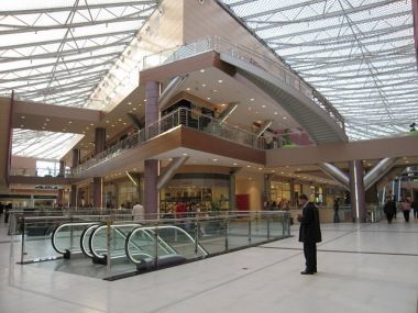 «Εντός κι εκτός» κυριακάτικου ανοίγματος Mall και πολυκαταστήματα