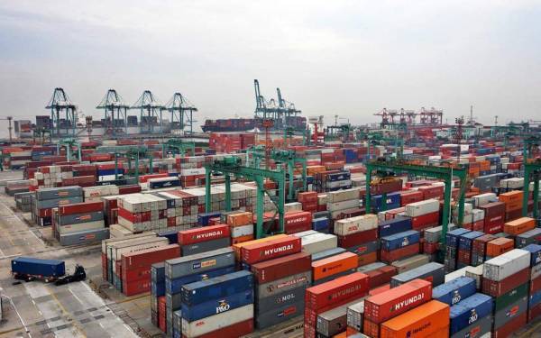 Κίνα: Σε υψηλό δεκαετίας οι εισαγωγές τον Μάιο