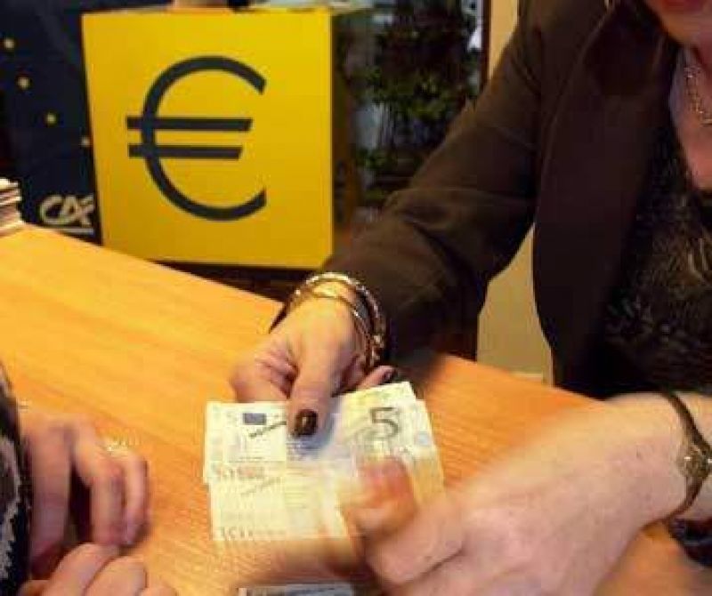 Κλείνουν τις "κάνουλες" στους ιδιώτες οι τράπεζες ... τις ανοίγουν στις επιχειρήσεις