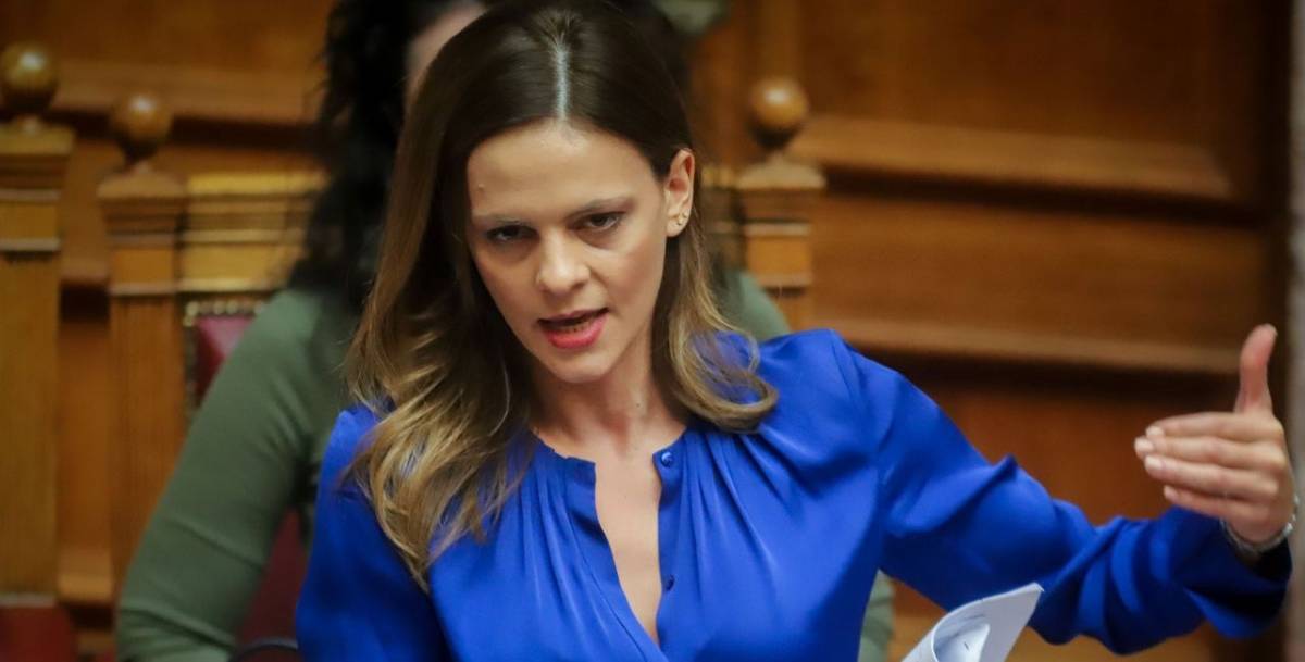 Αχτσιόγλου: Η ΝΔ απέρριψε τη στρατηγική για μείωση των πλεονασμάτων