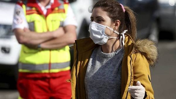 Αυστρία: Υποχρεωτική ξανά η μάσκα σε τράπεζες, σουπερμάρκετ και ταχυδρομεία