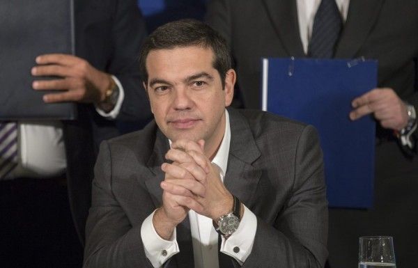 Ο Τσίπρας στην αίθουσα Κ. Καραμανλής και το «βραχυκύκλωμα» στους Δελφούς