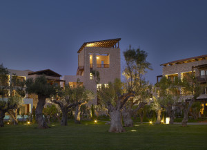 Costa Navarino: Η σεζόν ξεκινά δυναμικά το τριήμερο της Καθαράς Δευτέρας