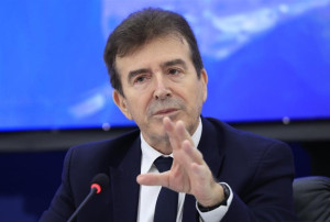 Χρυσοχοΐδης: Σεβασμός στο Μνημείο του Άγνωστου Στρατιώτη - Ώρα για νομοθετική ρύθμιση και τάξη