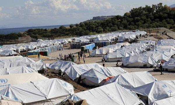 Καταργείται το οικονομικό βοήθημα για τους αιτούντες άσυλο εκτός δομών