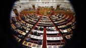 Μετά τις διευκρινίσεις Στουρνάρα υπερψηφίστηκε η διάταξη για τη μη επιβολή κυρώσεων σε εταιρείες πετρελαιοειδών που δεν τηρούν αποθέματα έκτακτης ανάγκης