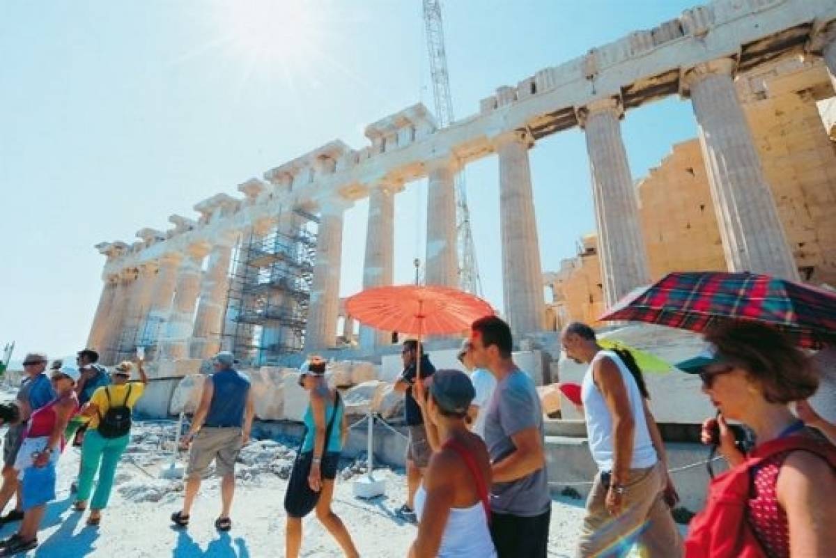 ΙΝΣΕΤΕ: Πάνω από 50% ταξιδιωτικών εισπράξεων προέρχονται από 6 αγορές