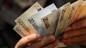 Κατώτατος μισθός: Στην 12η θέση της ευρωπαϊκής κατάταξης η Ελλάδα